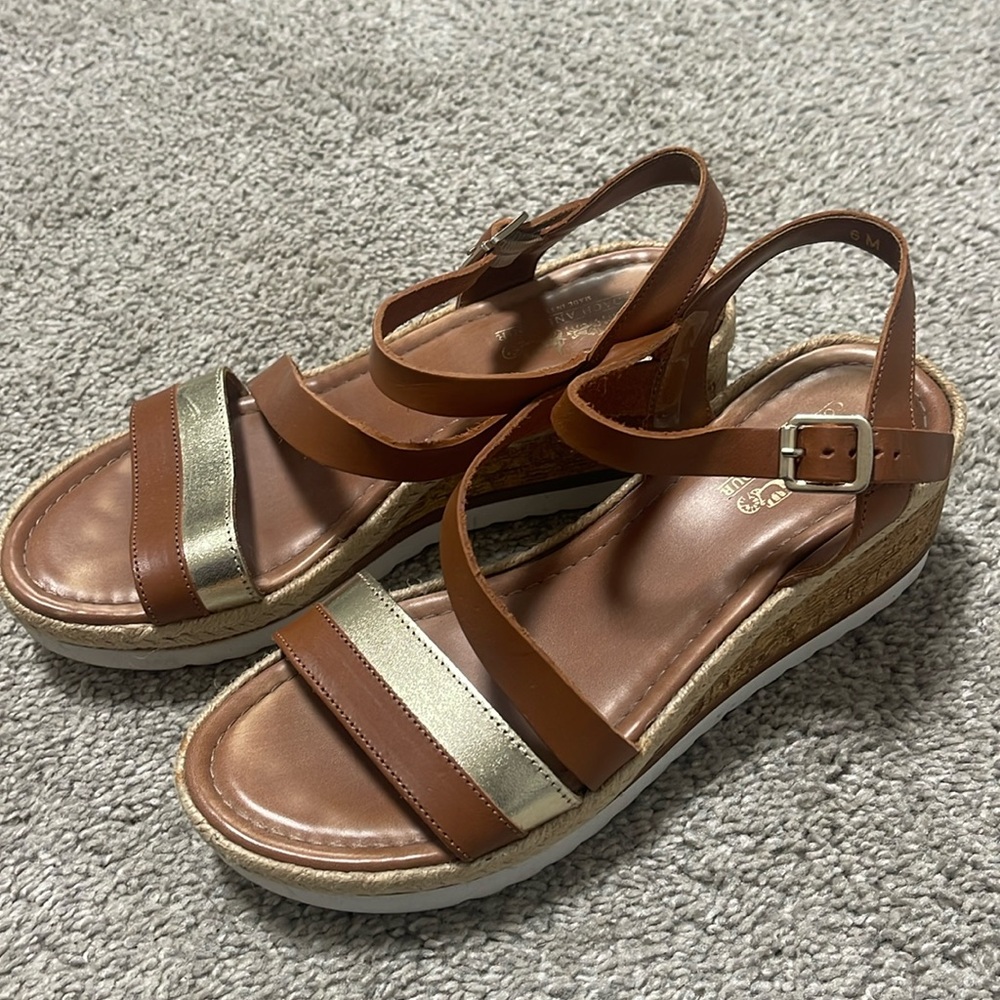Women’s sandals